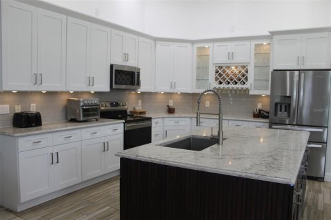 Casa en venta en Orlando, Florida, 4 dormitorios, 337.24 m2 № 2206757 - foto 10