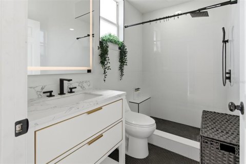 Casa en venta en Orlando, Florida, 4 dormitorios, 337.24 m2 № 2206757 - foto 30