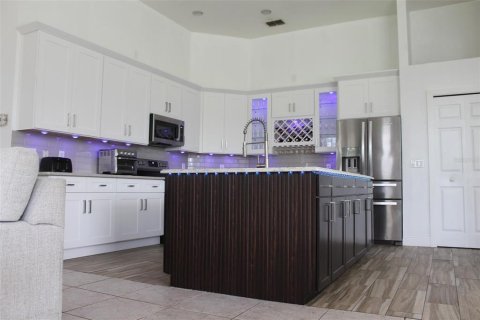 Casa en venta en Orlando, Florida, 4 dormitorios, 337.24 m2 № 2206757 - foto 15