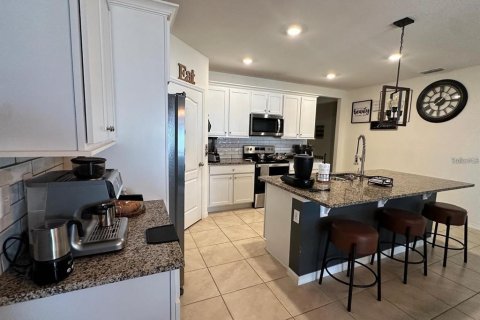 Villa ou maison à louer à Deltona, Floride: 4 chambres, 169.83 m2 № 2114804 - photo 5