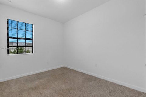 Townhouse in Florida City, Florida 3 bedrooms, 138.24 sq.m. № 1596501 - photo 17
