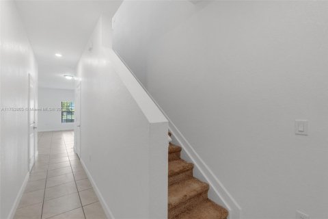 Townhouse in Florida City, Florida 3 bedrooms, 138.24 sq.m. № 1596501 - photo 10