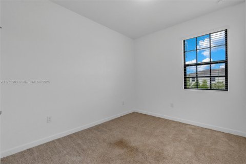 Townhouse in Florida City, Florida 3 bedrooms, 138.24 sq.m. № 1596501 - photo 16