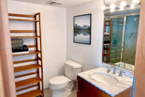 Condominio en venta en Surfside, Florida, 2 dormitorios, 92.34 m2 № 1991169 - foto 11