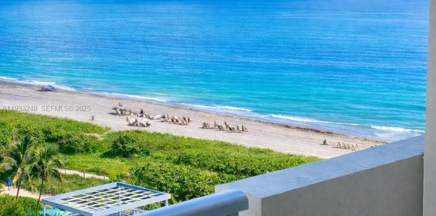 Condo in Surfside, Florida, 2 bedrooms № 1991169