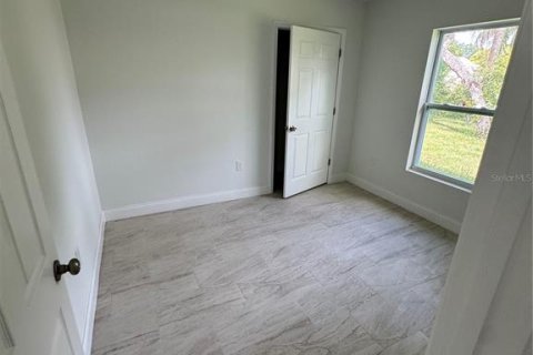 House in Deltona, Florida 4 bedrooms, 148.64 sq.m. № 2238704 - photo 17