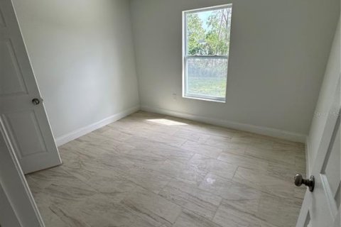 House in Deltona, Florida 4 bedrooms, 148.64 sq.m. № 2238704 - photo 21