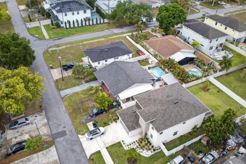 Casa en venta en Tampa, Florida, 4 dormitorios, 168.25 m2 № 2103541 - foto 25