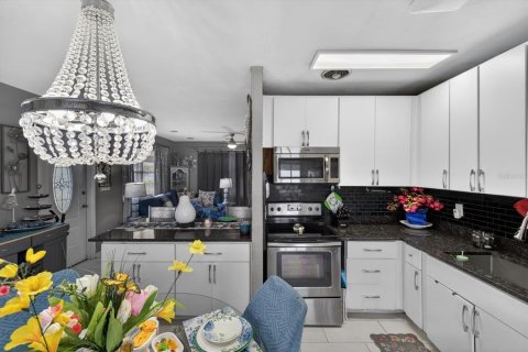 Casa en venta en Tampa, Florida, 4 dormitorios, 168.25 m2 № 2103541 - foto 7