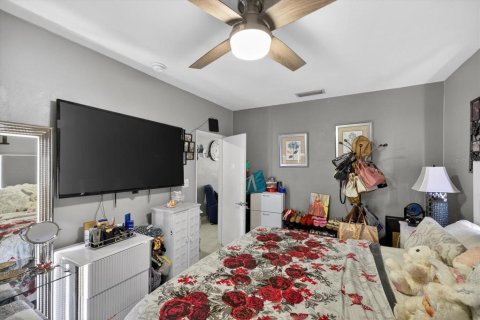 Casa en venta en Tampa, Florida, 4 dormitorios, 168.25 m2 № 2103541 - foto 13