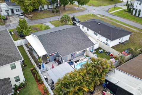 Casa en venta en Tampa, Florida, 4 dormitorios, 168.25 m2 № 2103541 - foto 28