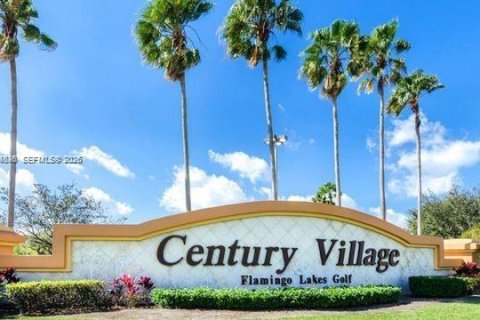 Condo in Pembroke Pines, Florida, 1 bedroom  № 2068755