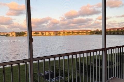 Condo in Pembroke Pines, Florida, 1 bedroom  № 2068755 - photo 7