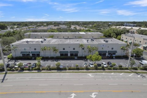Propiedad comercial en venta en Pompano Beach, Florida № 1888084 - foto 29