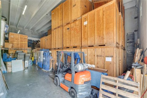 Propiedad comercial en venta en Pompano Beach, Florida № 1888084 - foto 23