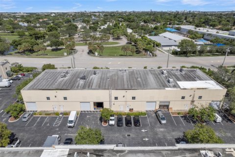 Propiedad comercial en venta en Pompano Beach, Florida № 1888084 - foto 30