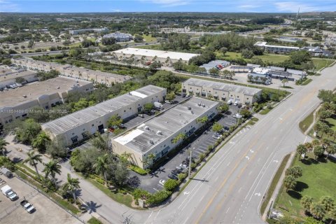 Propiedad comercial en venta en Pompano Beach, Florida № 1888084 - foto 28