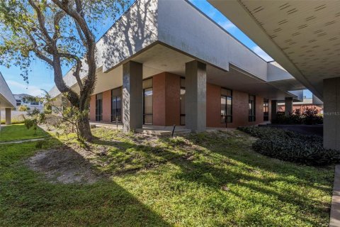 Propiedad comercial en alquiler en Clearwater, Florida, 558.16 m2 № 1546165 - foto 5