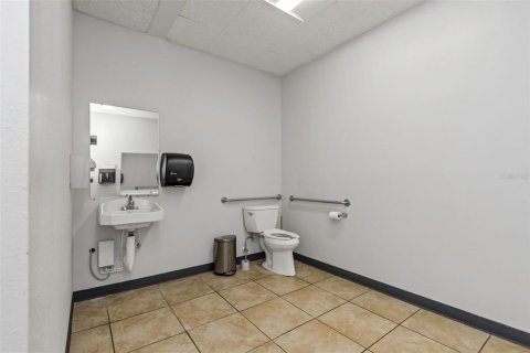 Propiedad comercial en alquiler en Clearwater, Florida, 558.16 m2 № 1546165 - foto 30