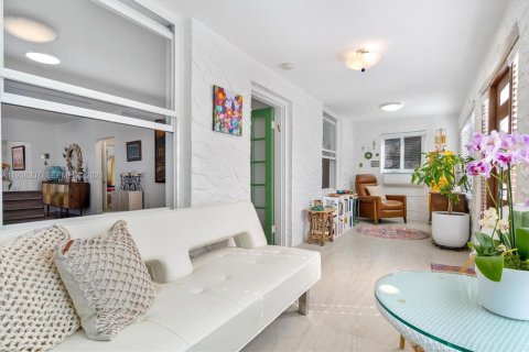 Villa ou maison à vendre à Miami, Floride: 2 chambres, 122.26 m2 № 1996568 - photo 12
