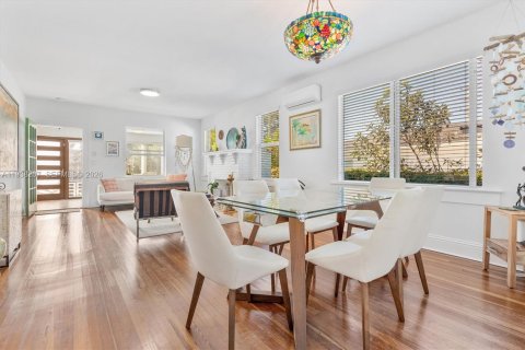 Villa ou maison à vendre à Miami, Floride: 2 chambres, 122.26 m2 № 1996568 - photo 18