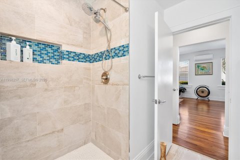 Villa ou maison à vendre à Miami, Floride: 2 chambres, 122.26 m2 № 1996568 - photo 25