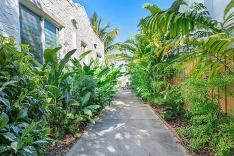 Villa ou maison à vendre à Miami, Floride: 2 chambres, 122.26 m2 № 1996568 - photo 30