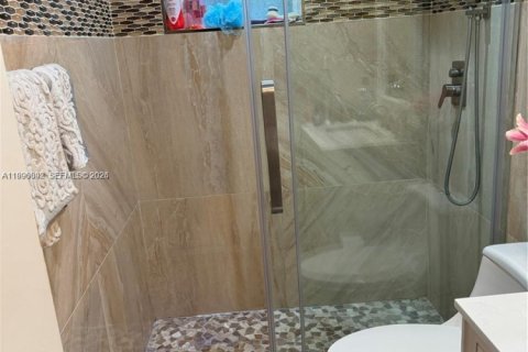 Condo in Pembroke Pines, Florida, 1 bedroom  № 2064500 - photo 13