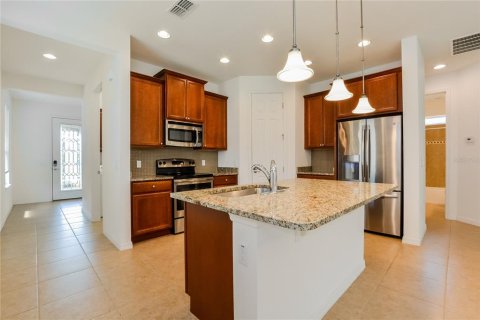 House in Poinciana, Florida 2 bedrooms, 158.21 sq.m. № 1561511 - photo 6