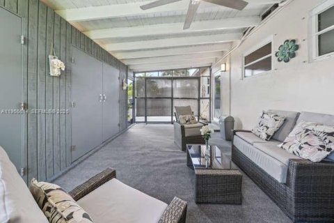 House in Fort Lauderdale, Florida 3 bedrooms, 135.27 sq.m. № 2010489 - photo 23