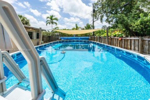 House in Fort Lauderdale, Florida 3 bedrooms, 135.27 sq.m. № 2010489 - photo 25