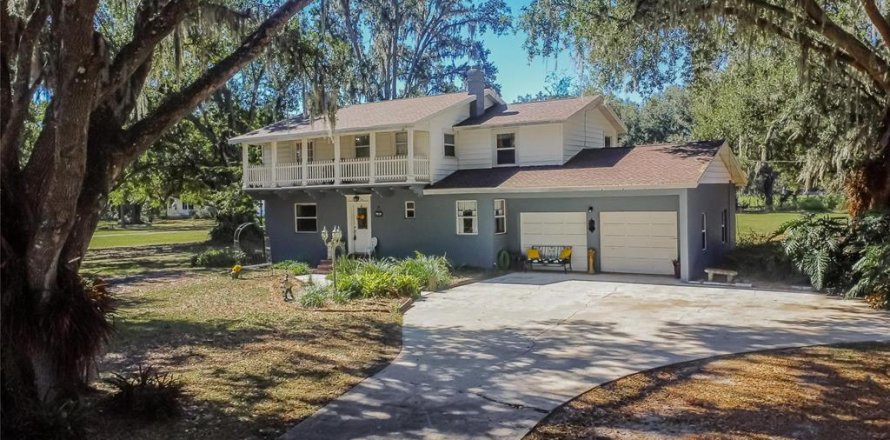 House in Plant City, Florida 3 bedrooms, 285.95 sq.m. № 2114384