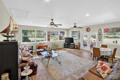 House in Plant City, Florida 3 bedrooms, 285.95 sq.m. № 2114384 - photo 11
