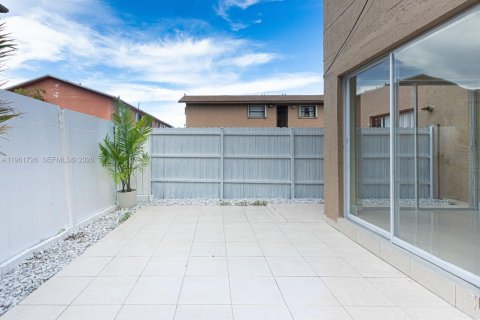 Снять в аренду кондоминиум в Хайалиа, Флорида 2 спальни, 91.6м2, № 2024872 - фото 17