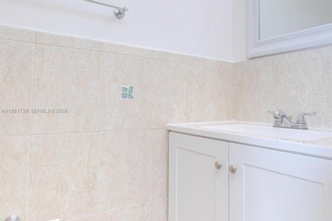 Снять в аренду кондоминиум в Хайалиа, Флорида 2 спальни, 91.6м2, № 2024872 - фото 11