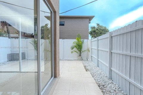 Снять в аренду кондоминиум в Хайалиа, Флорида 2 спальни, 91.6м2, № 2024872 - фото 18