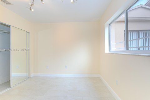 Снять в аренду кондоминиум в Хайалиа, Флорида 2 спальни, 91.6м2, № 2024872 - фото 24