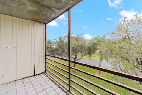 Купить кондоминиум в Окленд-Парк, Флорида 2 спальни, 90.58м2, № 2009312 - фото 6