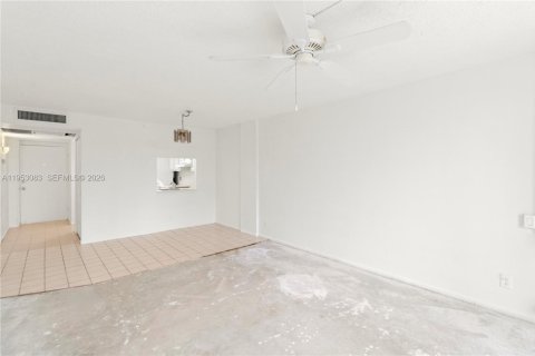 Купить кондоминиум в Окленд-Парк, Флорида 2 спальни, 90.58м2, № 2009312 - фото 8