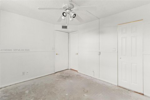 Купить кондоминиум в Окленд-Парк, Флорида 2 спальни, 90.58м2, № 2009312 - фото 16