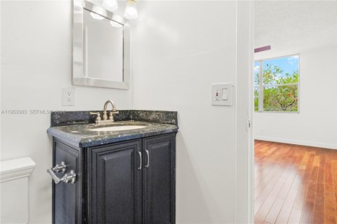 Купить кондоминиум в Окленд-Парк, Флорида 2 спальни, 90.58м2, № 2009312 - фото 15