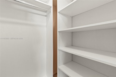 Купить кондоминиум в Окленд-Парк, Флорида 2 спальни, 90.58м2, № 2009312 - фото 21