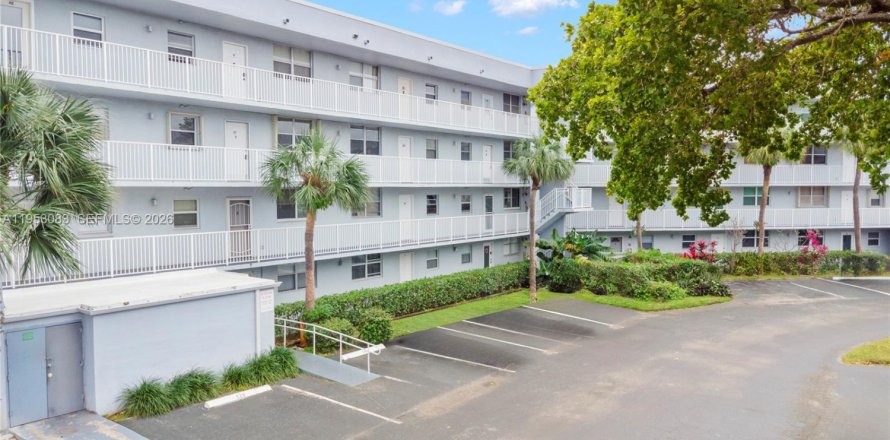 Кондоминиум с 2 спальнями в Окленд-Парк, Флорида № 2009312