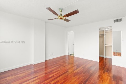 Купить кондоминиум в Окленд-Парк, Флорида 2 спальни, 90.58м2, № 2009312 - фото 13