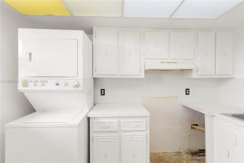 Купить кондоминиум в Окленд-Парк, Флорида 2 спальни, 90.58м2, № 2009312 - фото 27