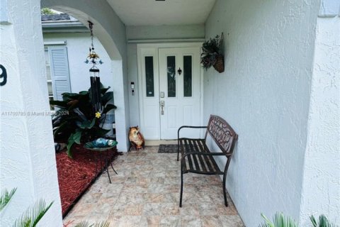 Villa ou maison à vendre à Port St. Lucie, Floride: 4 chambres № 1947714 - photo 4