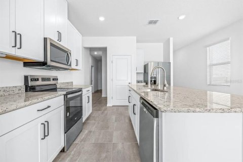 Villa ou maison à louer à Bartow, Floride: 4 chambres, 124.49 m2 № 2390907 - photo 12