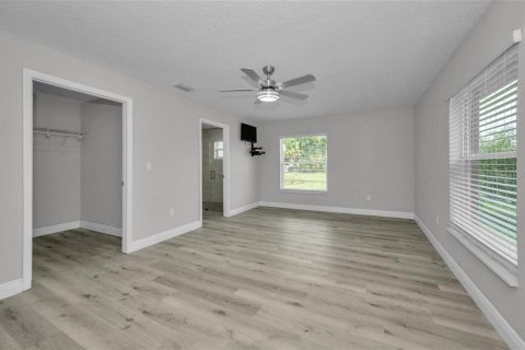 House in Tampa, Florida 3 bedrooms, 126.9 sq.m. № 2341881 - photo 11