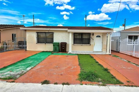 Villa ou maison à vendre à Hialeah, Floride: 4 chambres, 117.71 m2 № 2386845 - photo 2