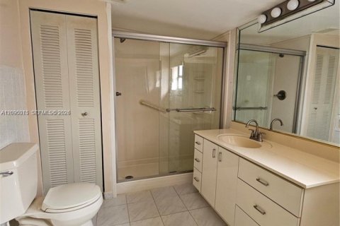 Villa ou maison à vendre à Hialeah, Floride: 4 chambres, 117.71 m2 № 2386845 - photo 23